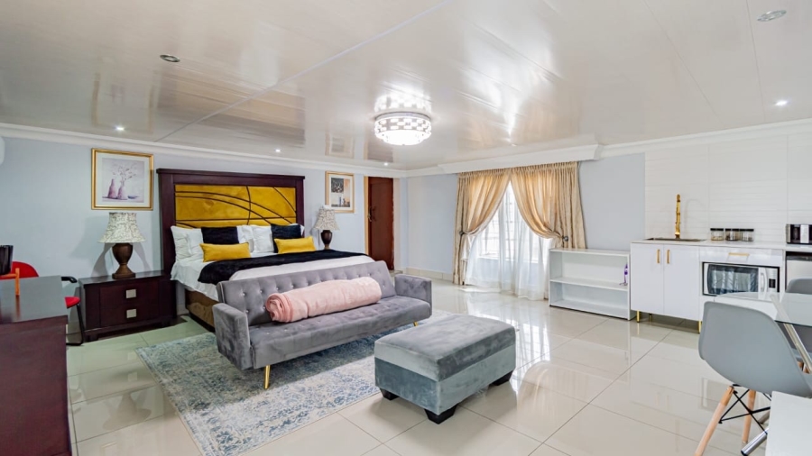 To Let 4 Bedroom Property for Rent in Lindhaven Gauteng