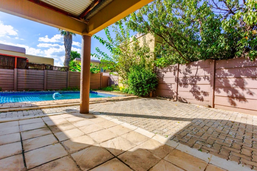 2 Bedroom Property for Sale in Halfway Gardens Gauteng