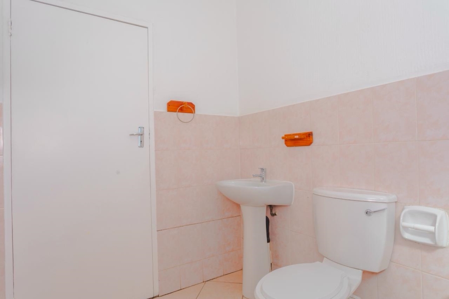 2 Bedroom Property for Sale in Halfway Gardens Gauteng