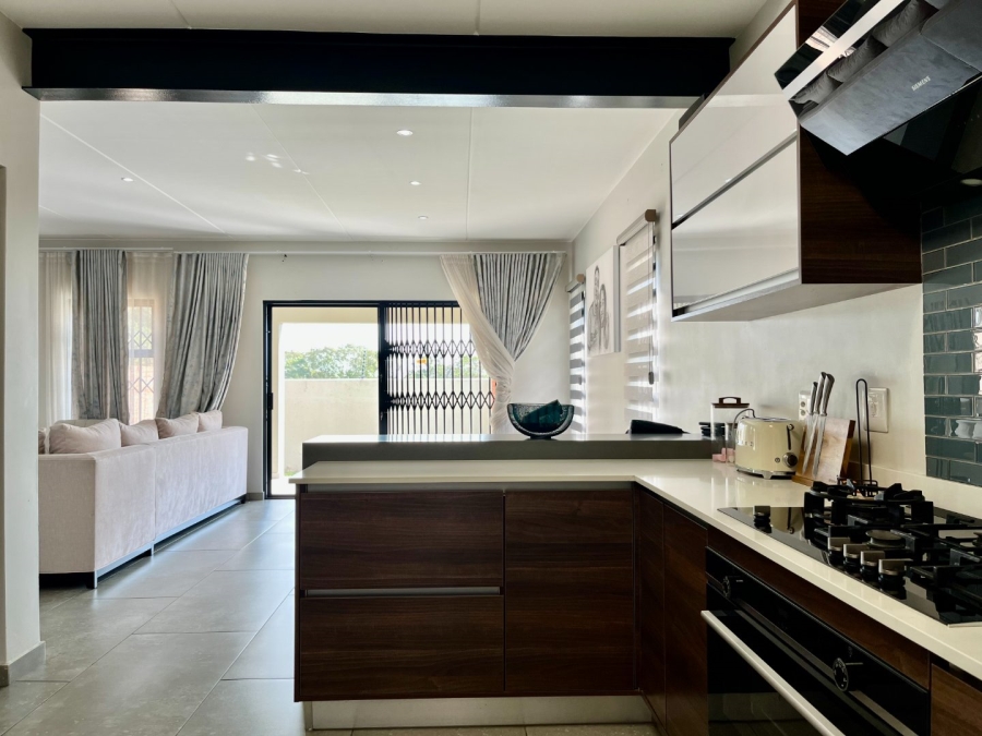 To Let 3 Bedroom Property for Rent in Crowthorne AH Gauteng