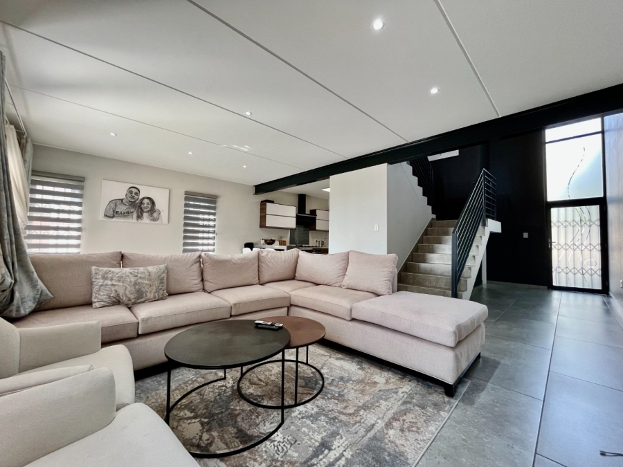 To Let 3 Bedroom Property for Rent in Crowthorne AH Gauteng