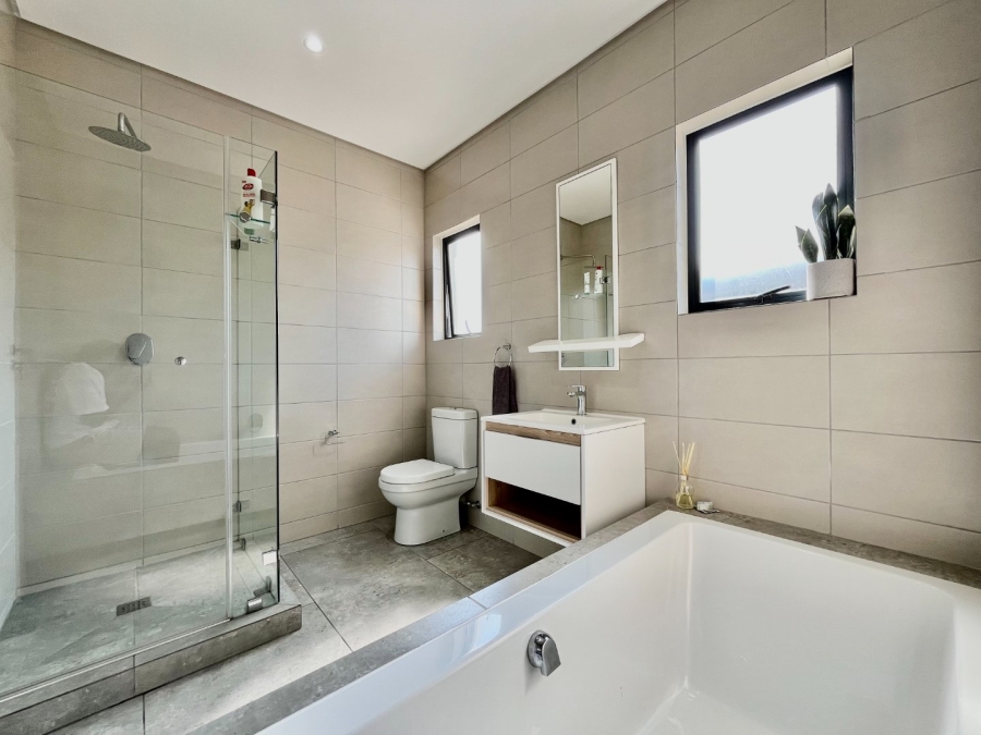 To Let 3 Bedroom Property for Rent in Crowthorne AH Gauteng