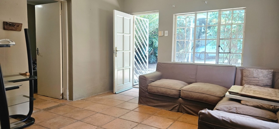 1 Bedroom Property for Sale in Fontainebleau Gauteng