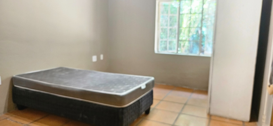 1 Bedroom Property for Sale in Fontainebleau Gauteng