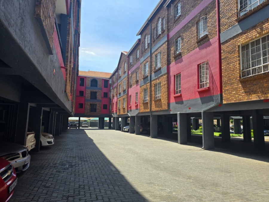 1 Bedroom Property for Sale in Ravenswood Gauteng