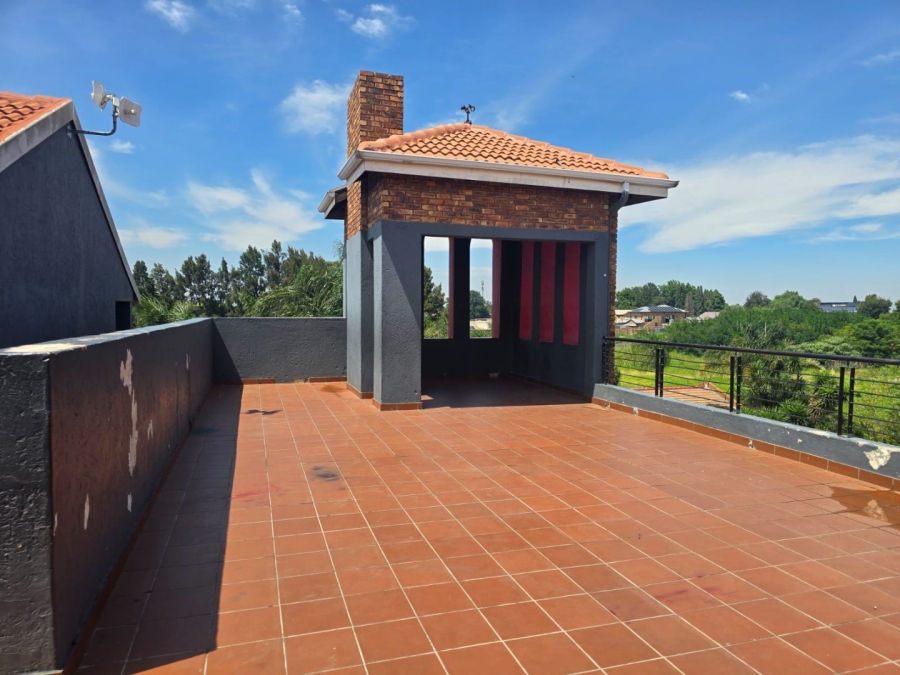 1 Bedroom Property for Sale in Ravenswood Gauteng