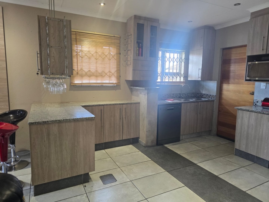 3 Bedroom Property for Sale in Comet Gauteng