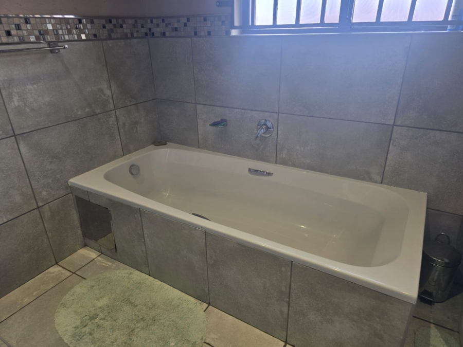3 Bedroom Property for Sale in Comet Gauteng