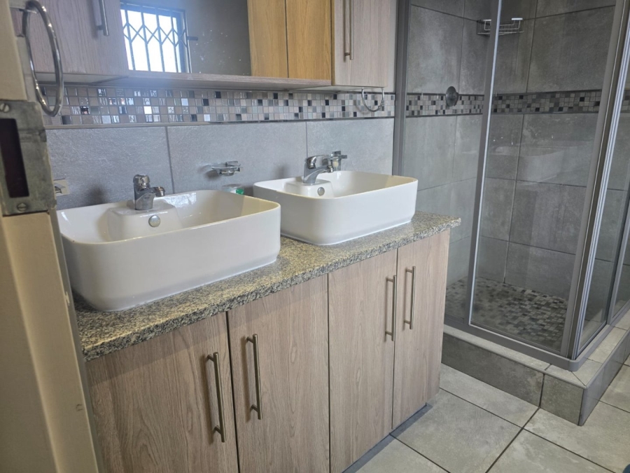 3 Bedroom Property for Sale in Comet Gauteng