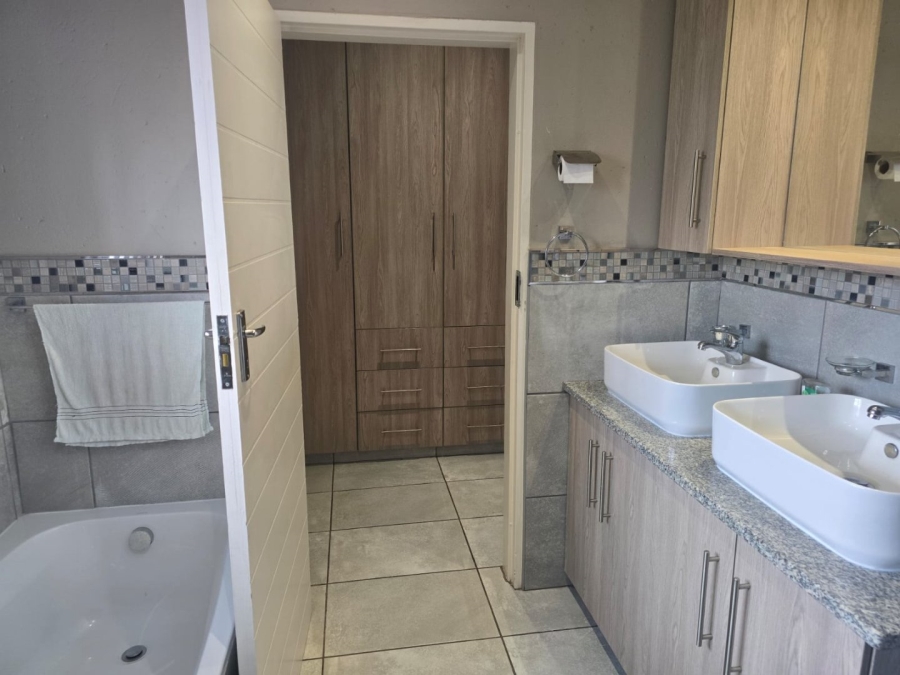 3 Bedroom Property for Sale in Comet Gauteng