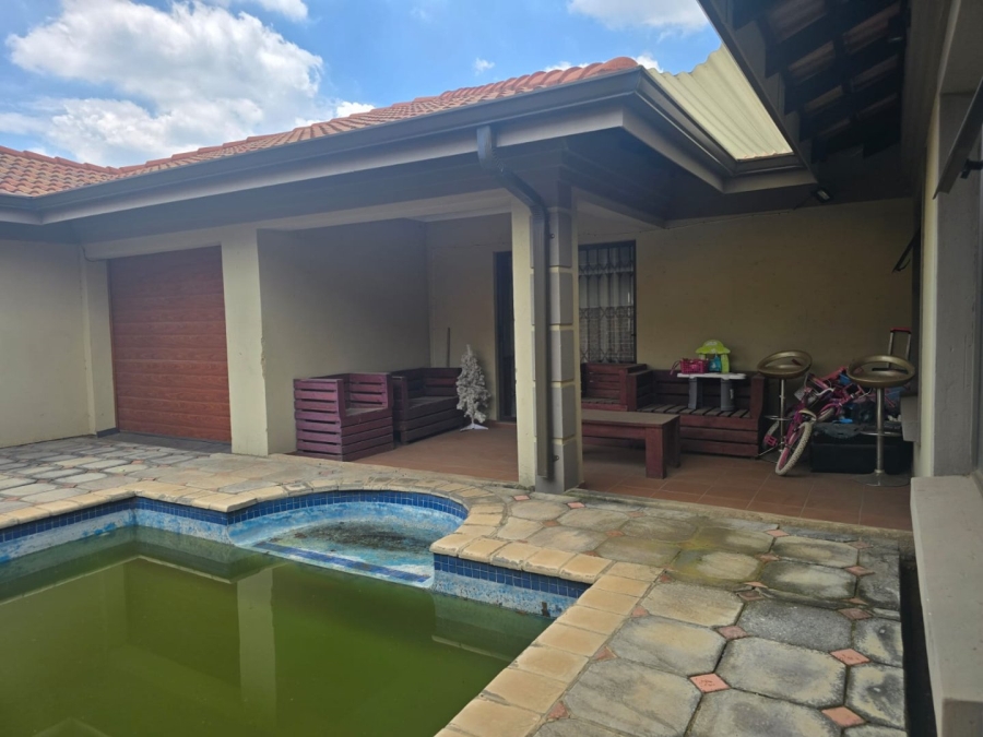 3 Bedroom Property for Sale in Comet Gauteng