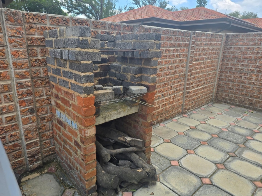 3 Bedroom Property for Sale in Comet Gauteng