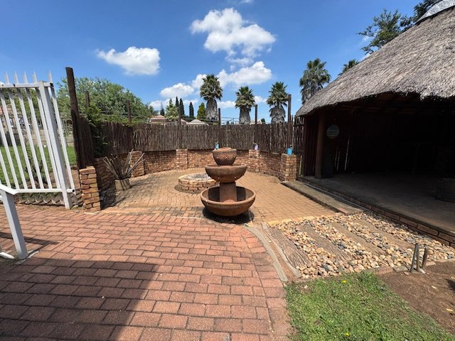 4 Bedroom Property for Sale in Glen Marais Gauteng