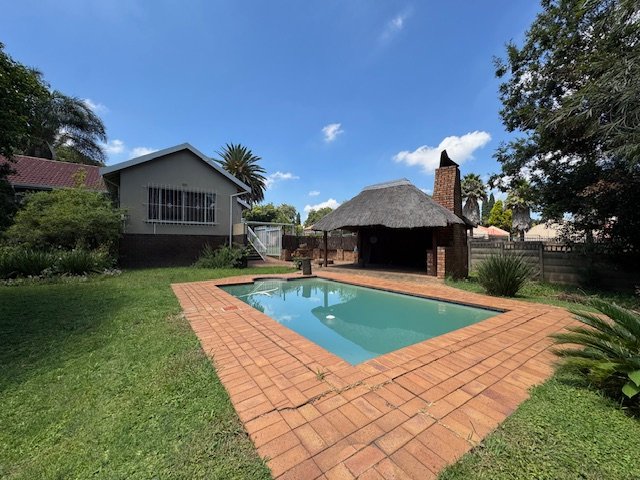 4 Bedroom Property for Sale in Glen Marais Gauteng