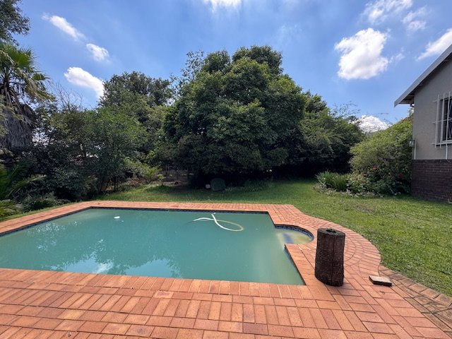 4 Bedroom Property for Sale in Glen Marais Gauteng