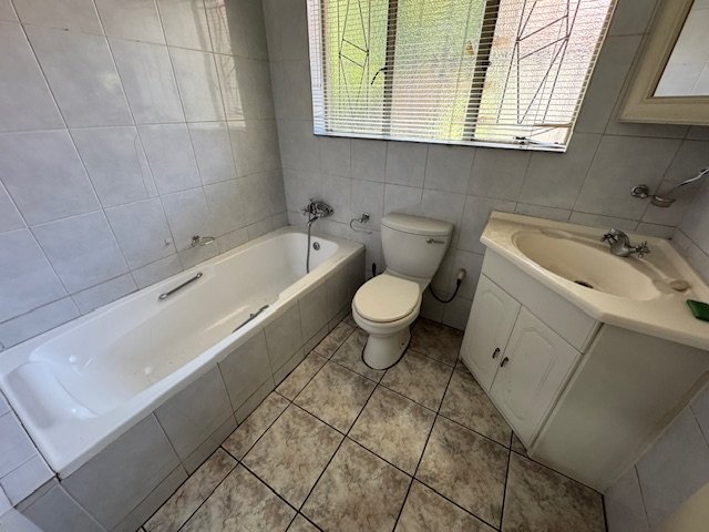 4 Bedroom Property for Sale in Glen Marais Gauteng