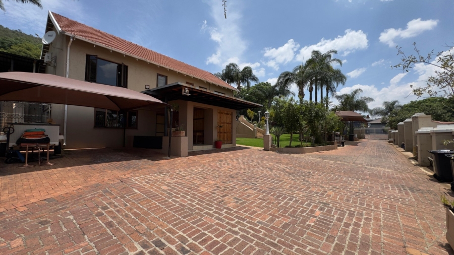 8 Bedroom Property for Sale in Pretoria North Gauteng