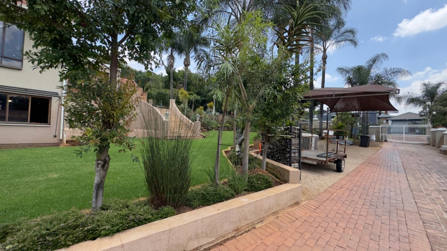 8 Bedroom Property for Sale in Pretoria North Gauteng
