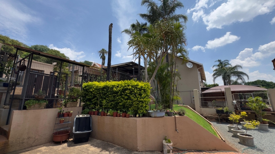 8 Bedroom Property for Sale in Pretoria North Gauteng