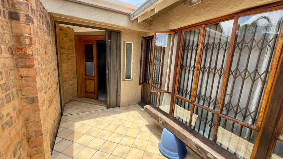 8 Bedroom Property for Sale in Pretoria North Gauteng