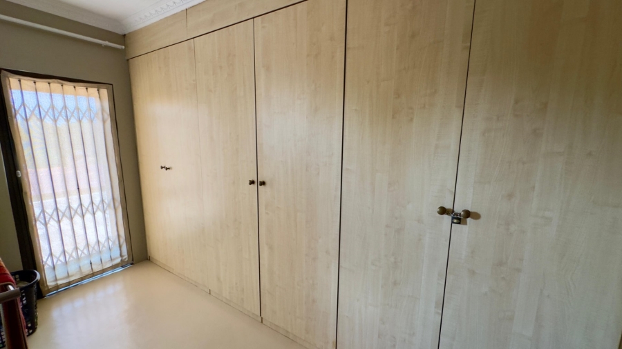 8 Bedroom Property for Sale in Pretoria North Gauteng