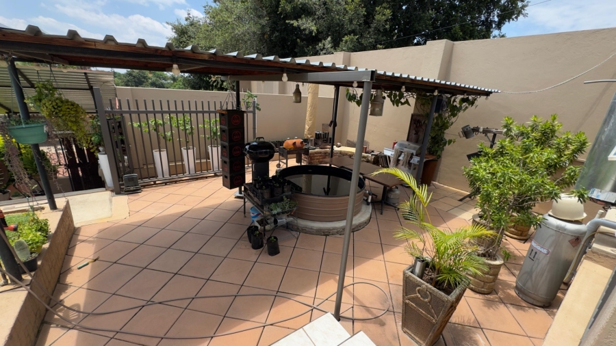 8 Bedroom Property for Sale in Pretoria North Gauteng