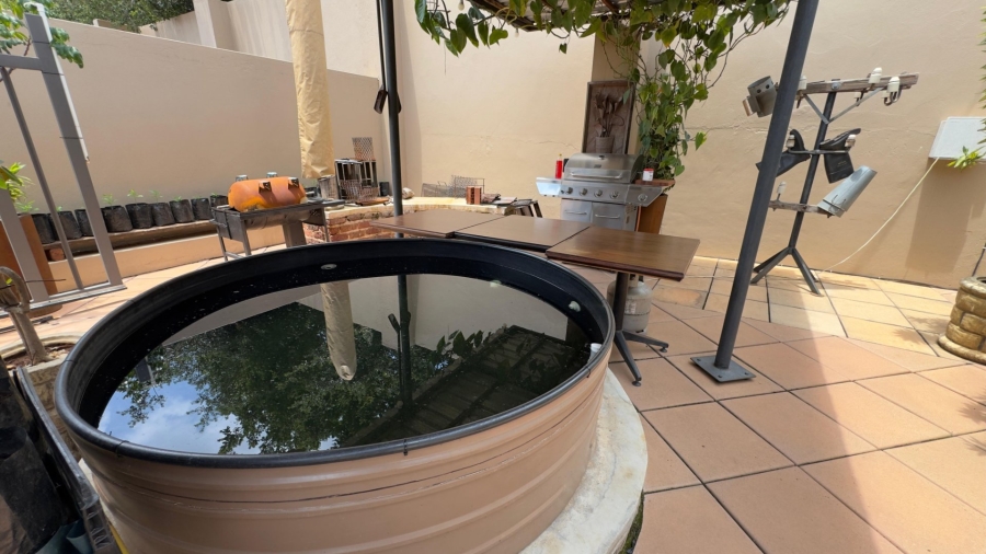 8 Bedroom Property for Sale in Pretoria North Gauteng