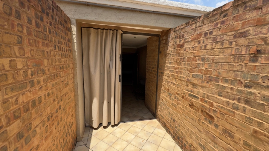 8 Bedroom Property for Sale in Pretoria North Gauteng