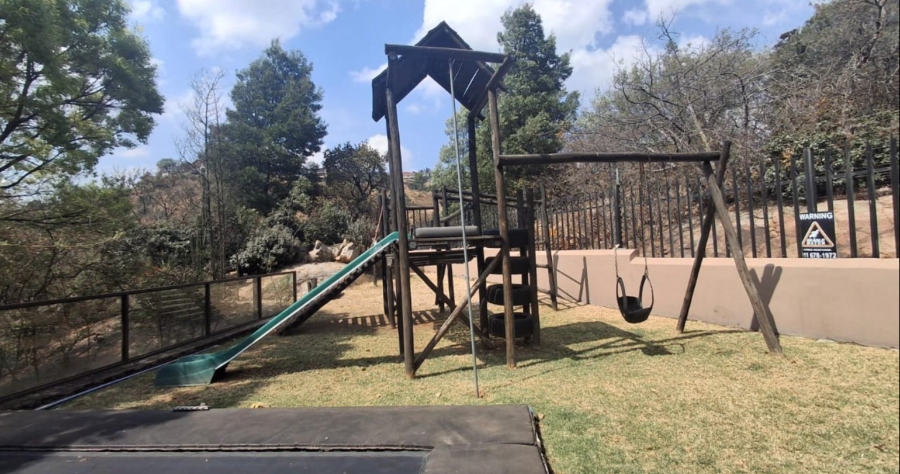 4 Bedroom Property for Sale in Kloofendal Gauteng