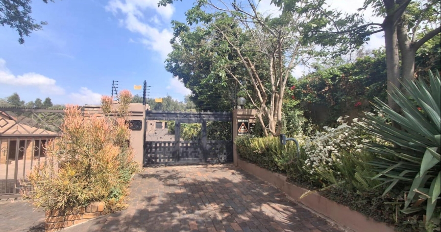 4 Bedroom Property for Sale in Kloofendal Gauteng