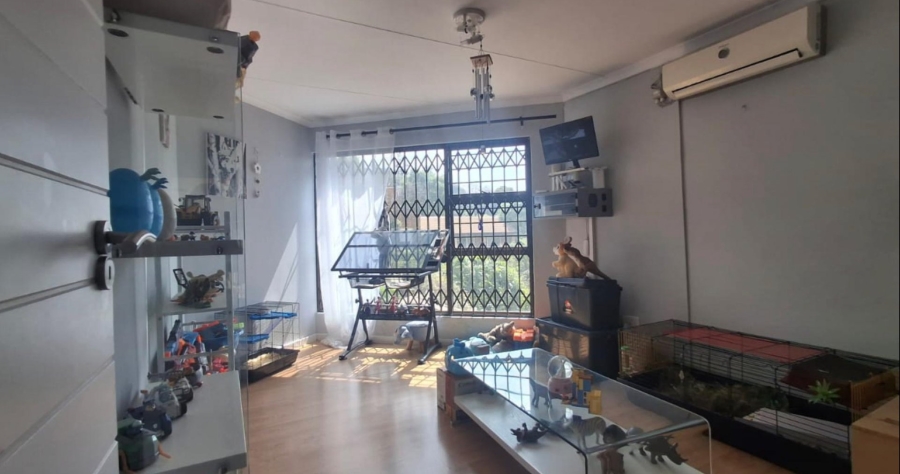 4 Bedroom Property for Sale in Kloofendal Gauteng