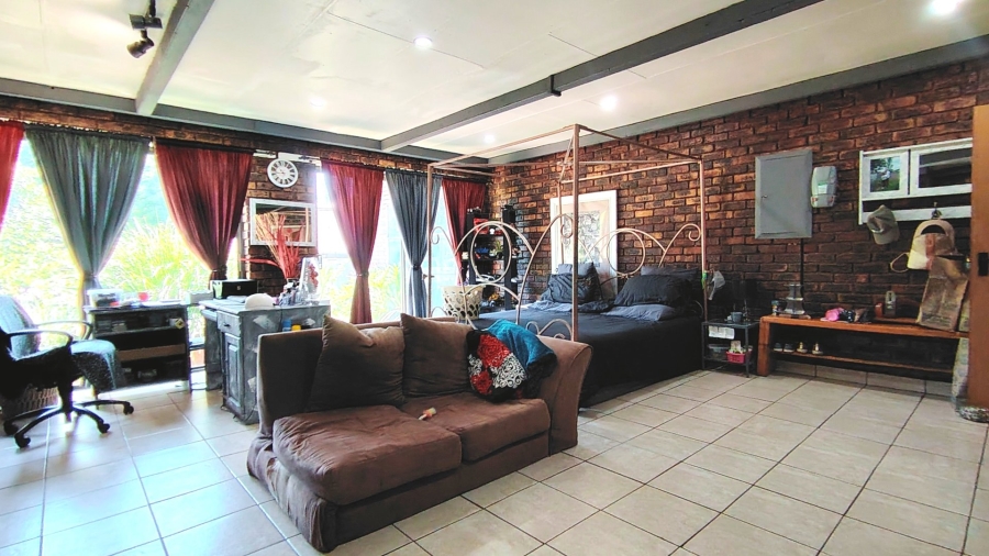 6 Bedroom Property for Sale in Kookrus Gauteng