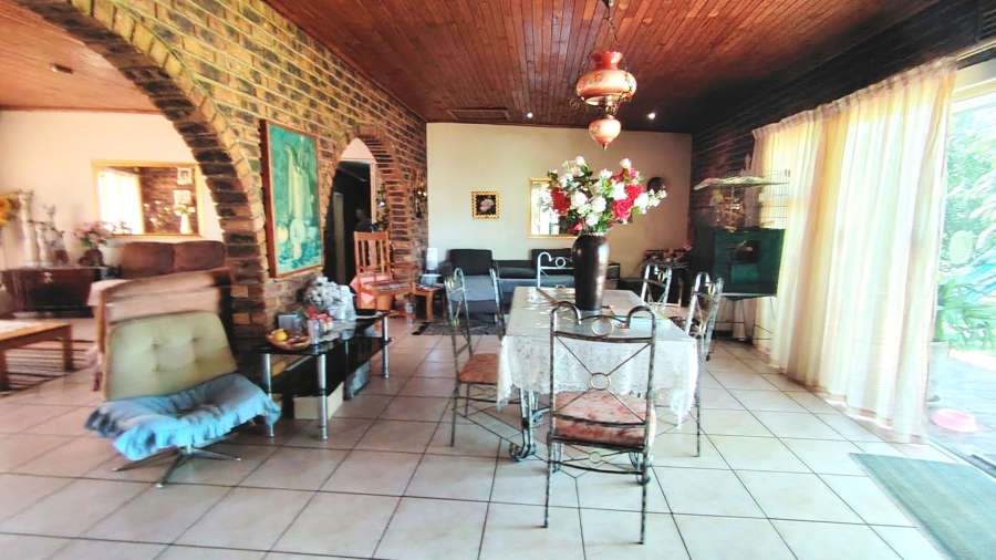 6 Bedroom Property for Sale in Kookrus Gauteng