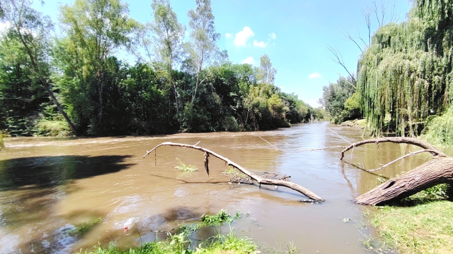 6 Bedroom Property for Sale in Kookrus Gauteng