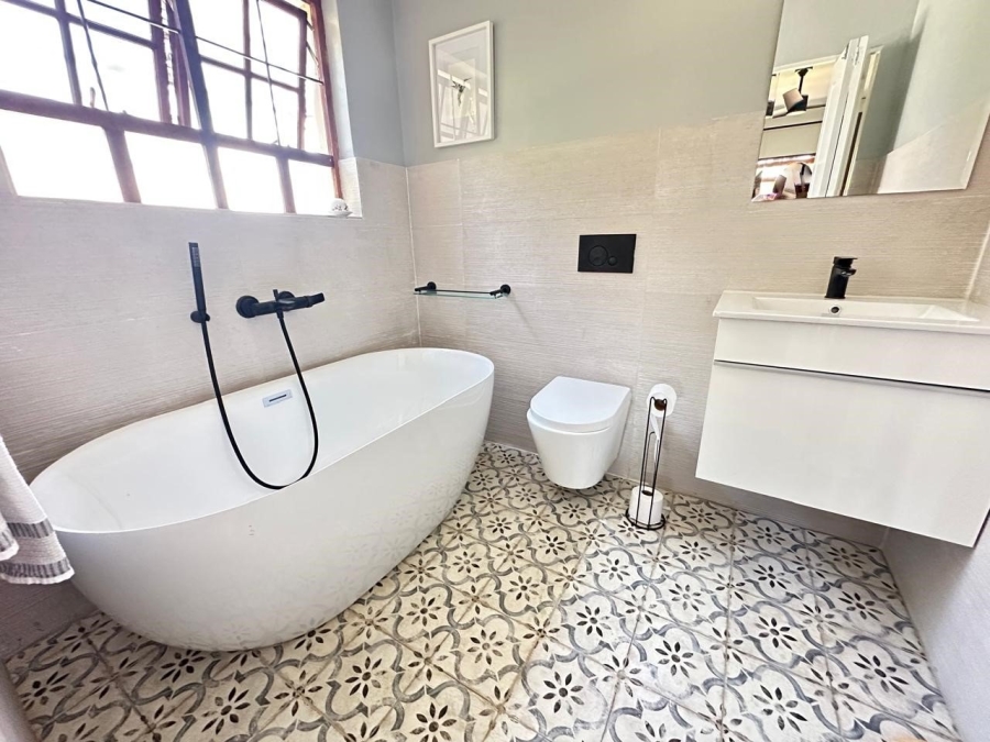 3 Bedroom Property for Sale in Eldoraigne Gauteng