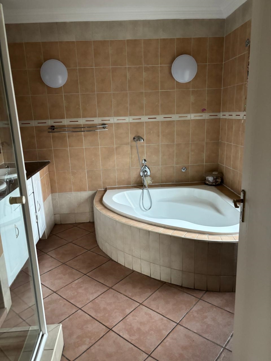 5 Bedroom Property for Sale in Bedfordview Gauteng