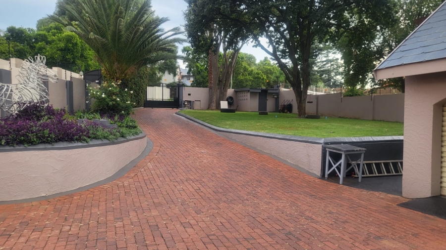 5 Bedroom Property for Sale in Bedfordview Gauteng