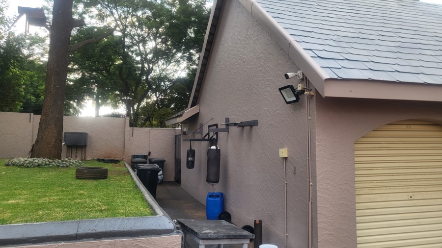 5 Bedroom Property for Sale in Bedfordview Gauteng