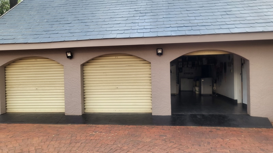 5 Bedroom Property for Sale in Bedfordview Gauteng