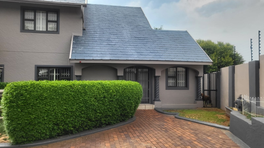5 Bedroom Property for Sale in Bedfordview Gauteng