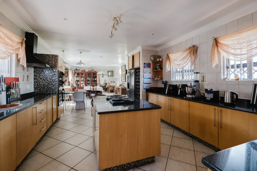 5 Bedroom Property for Sale in Bedfordview Gauteng