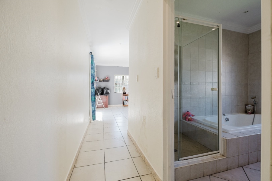 5 Bedroom Property for Sale in Bedfordview Gauteng