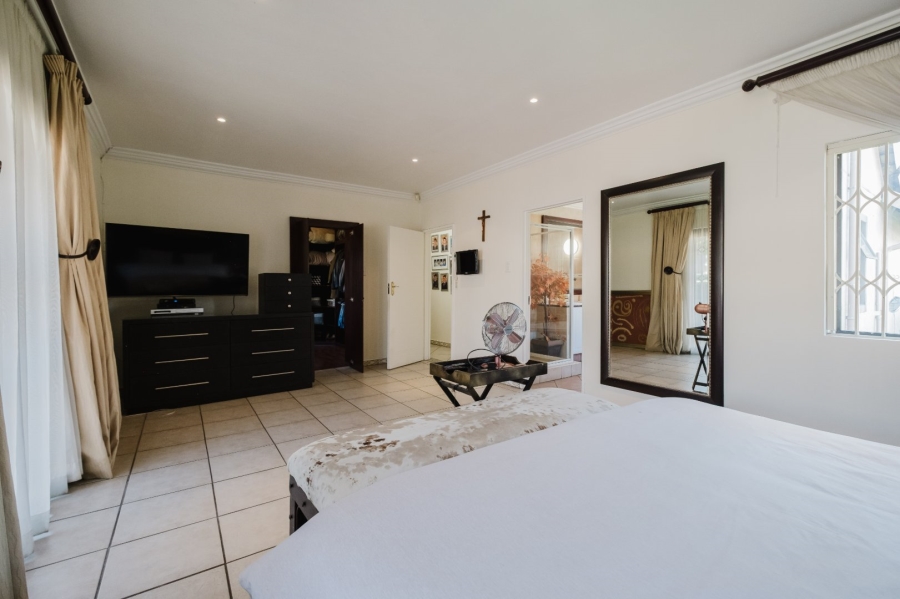 5 Bedroom Property for Sale in Bedfordview Gauteng
