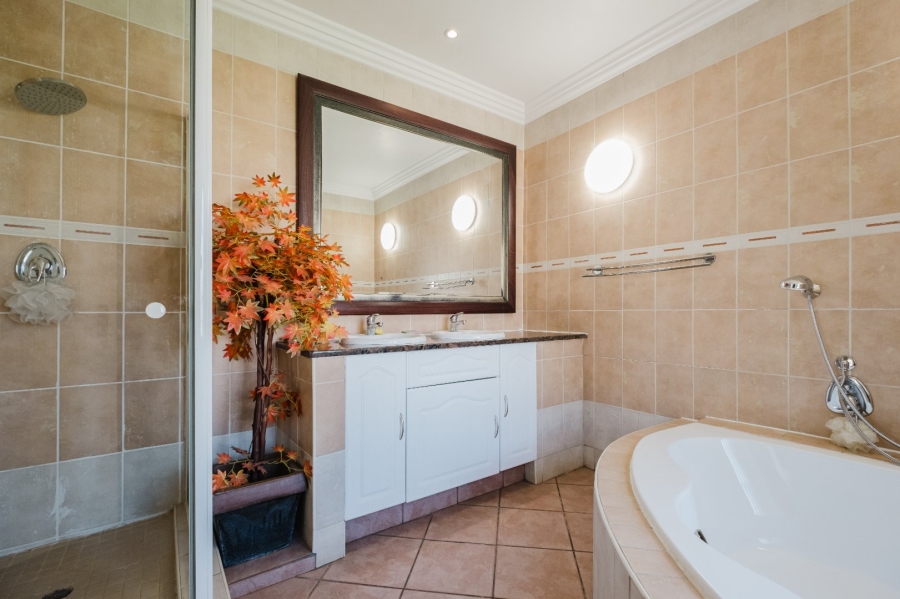 5 Bedroom Property for Sale in Bedfordview Gauteng