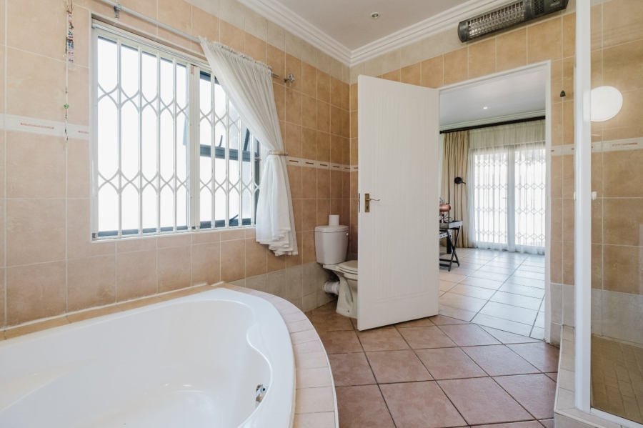 5 Bedroom Property for Sale in Bedfordview Gauteng