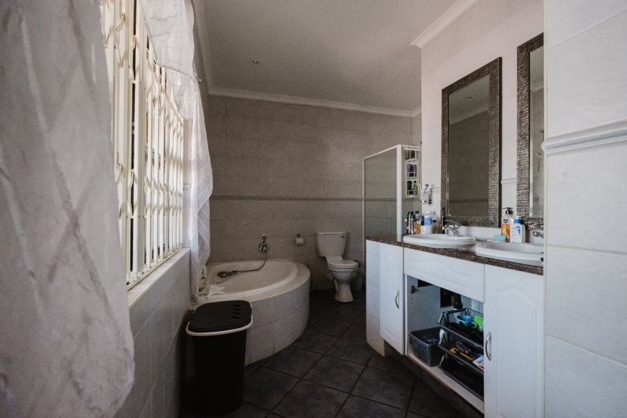 5 Bedroom Property for Sale in Bedfordview Gauteng