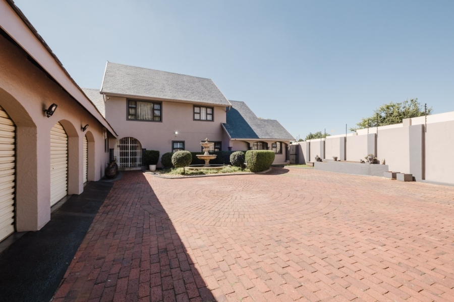 5 Bedroom Property for Sale in Bedfordview Gauteng