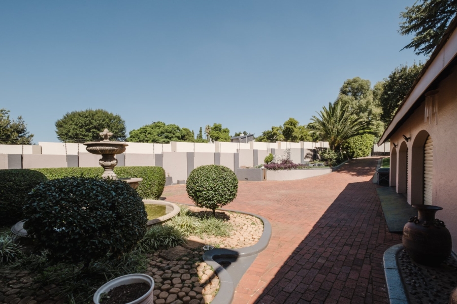 5 Bedroom Property for Sale in Bedfordview Gauteng