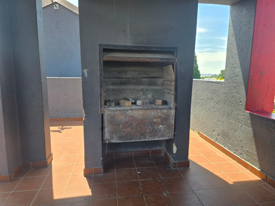  Bedroom Property for Sale in Ravenswood Gauteng