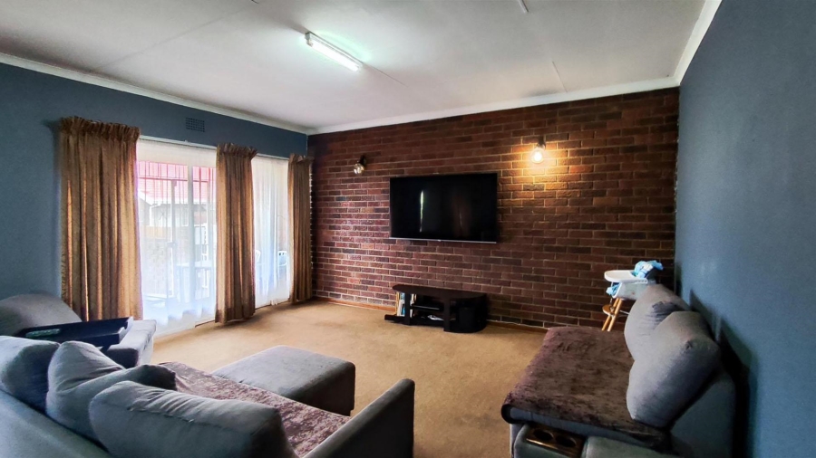 3 Bedroom Property for Sale in Barvallen Gauteng